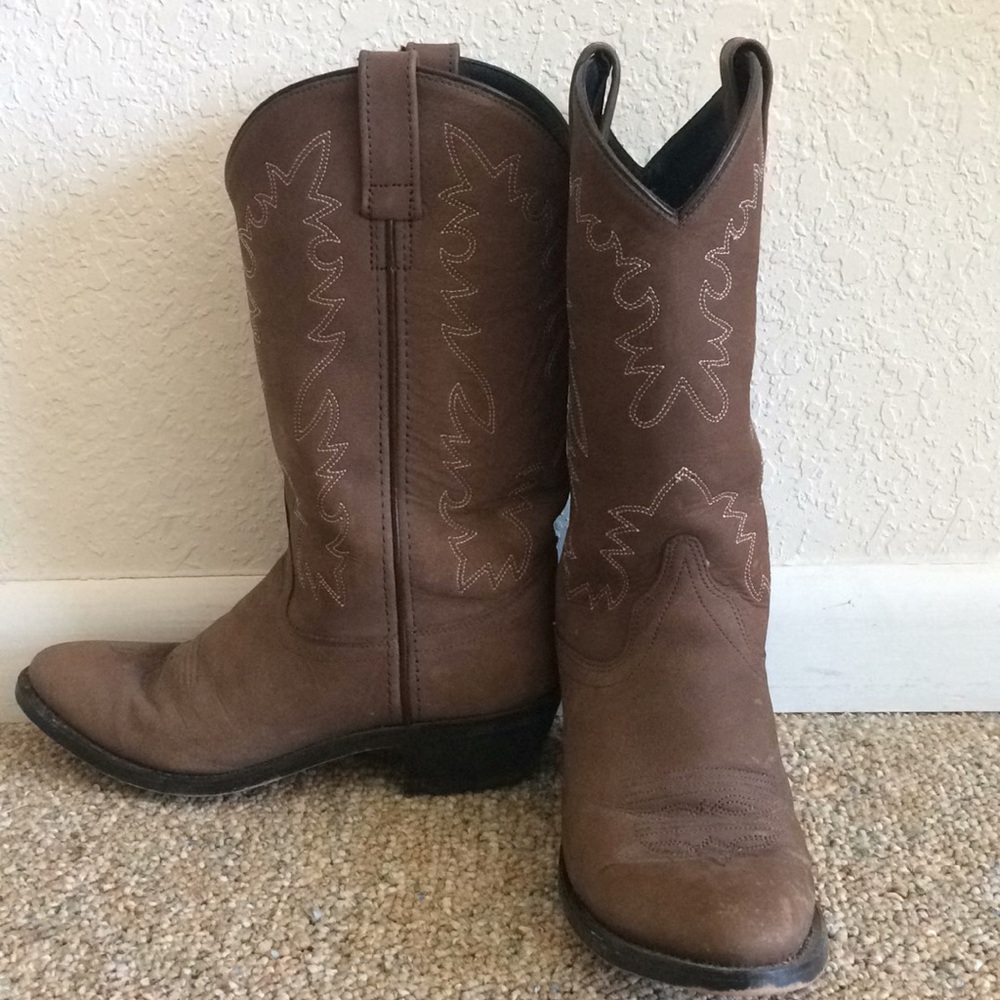 Lightly Worn Genuine Leather Cowgirl Boots 👢